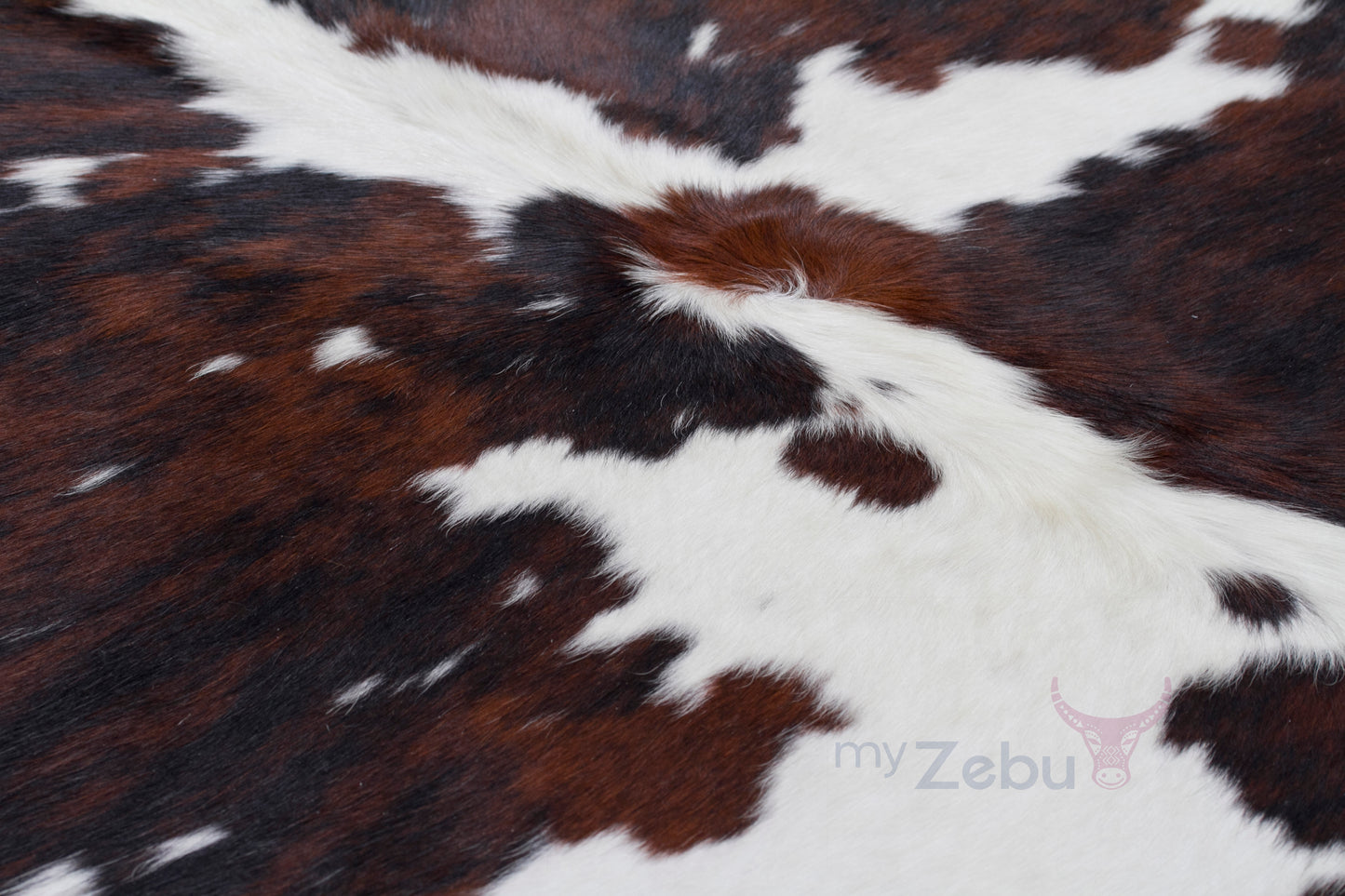 Cow hide natural - Spotted Tri Colour
